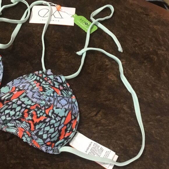 Vitamin A Via Ruffle‎ Bikini Top nwt - Picture 4 of 5